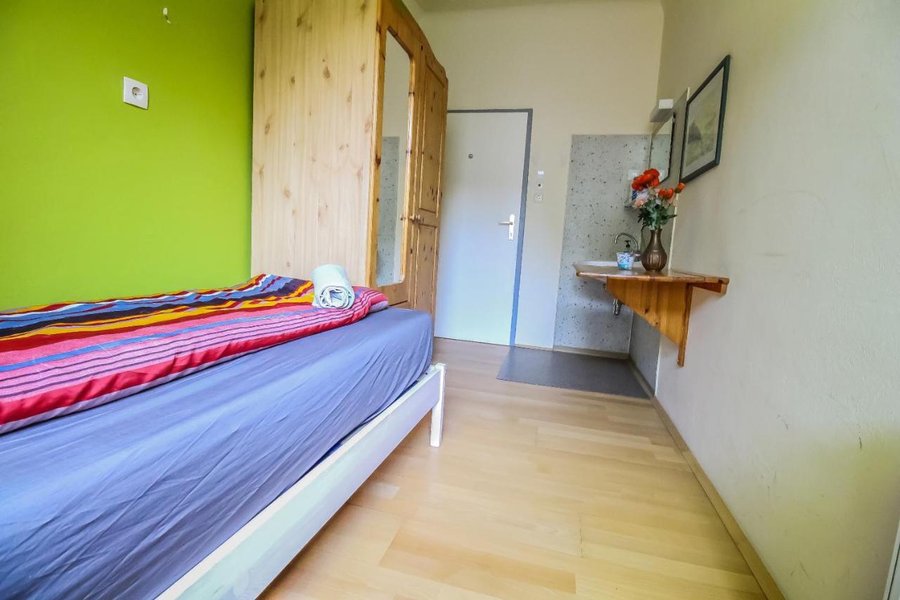 Economic Sb Apartment Wina Bagian luar foto