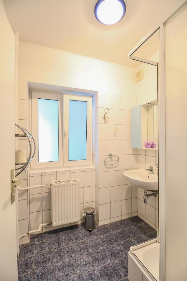 Economic Sb Apartment Wina Bagian luar foto
